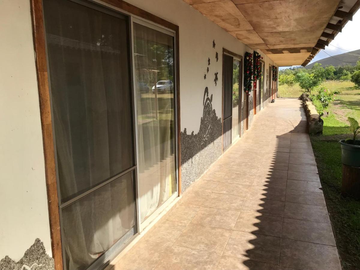Hare Pakoba Guest House Hanga Roa Exterior photo